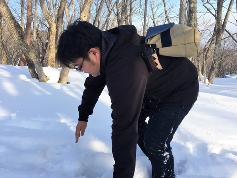 雪中キャンプ_笑'Sベース_積雪_バランス_歩けない