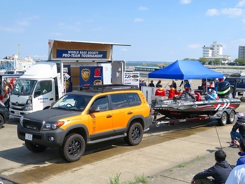 WBS_第2戦_土浦新港_バスフィッシング_プロトーナメント_ウェイイン_ランクル200_LINEX_リフトアップ_カスタム_フレドリ号_バスボート_牽引