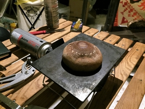 雪中キャンプ_夕食_シイタケ_鉄板焼き
