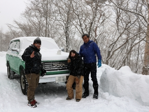 雪中キャンプ_ランクル80_丸目クラシックカスタム_記念写真