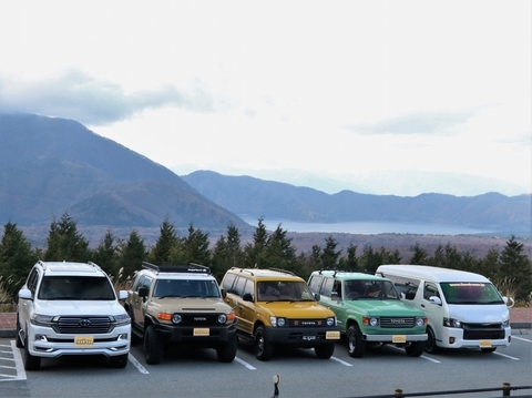 ふもとっぱらでそとあそび_イベント_集合写真_ハイエース_朝霧高原_展望台