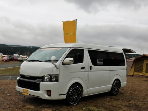 ふもとっぱらでそとあそび_展示_カスタム_デモカー_ハイエース_ワゴンGL_車中泊仕様_FDBOX