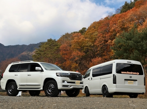 ふもとっぱらでそとあそび_寄り道_ハイエース_展示車_カスタム_デモカー_紅葉_西湖