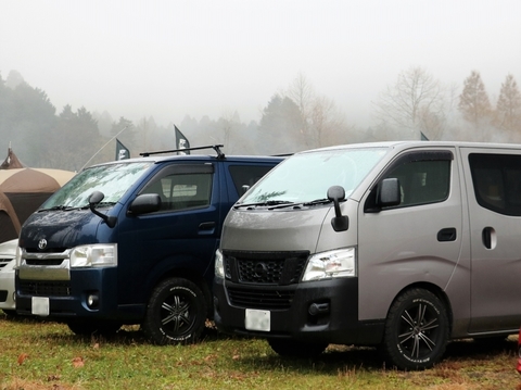 ふもとっぱらでそとあそび_キャンパルジャパン_オガワ_ハイエース_NV350_キャラバン_カスタム_MKW_アルミホイール